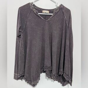 Altar’d State Bleach Distressed Top Size Small
